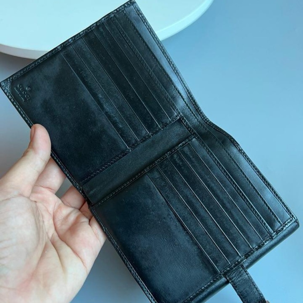 Authentic Gucci wallet - Picture 5 of 10